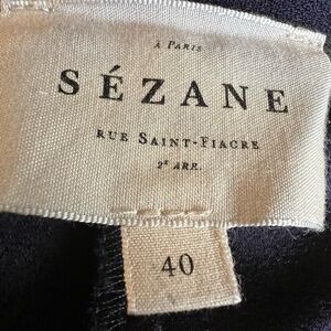 Sezane Black Tapered Trousers with Elegant Pleats